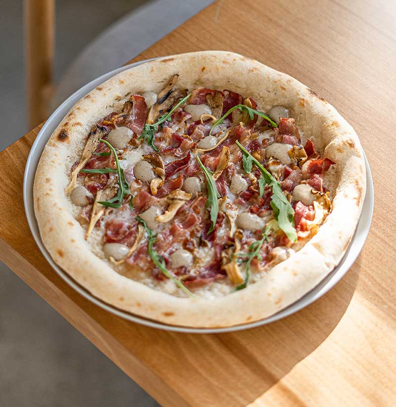 پیتزا بیکن و قارچ