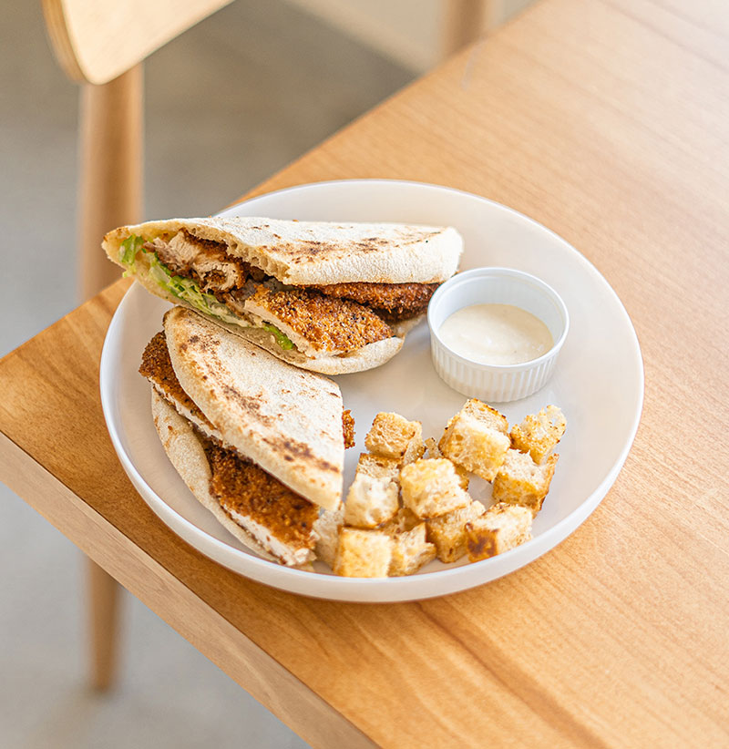 ساندویچ سزار با مرغ سوخاری