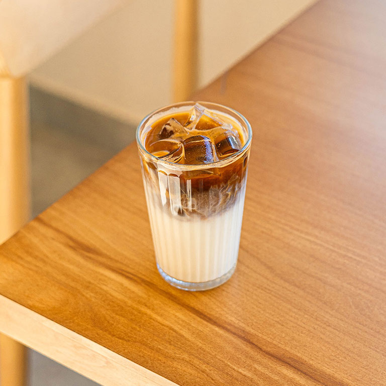 آیس لاته شیر نارگیل