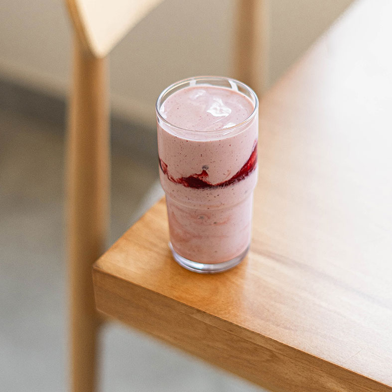 شیک انبه توت فرنگی