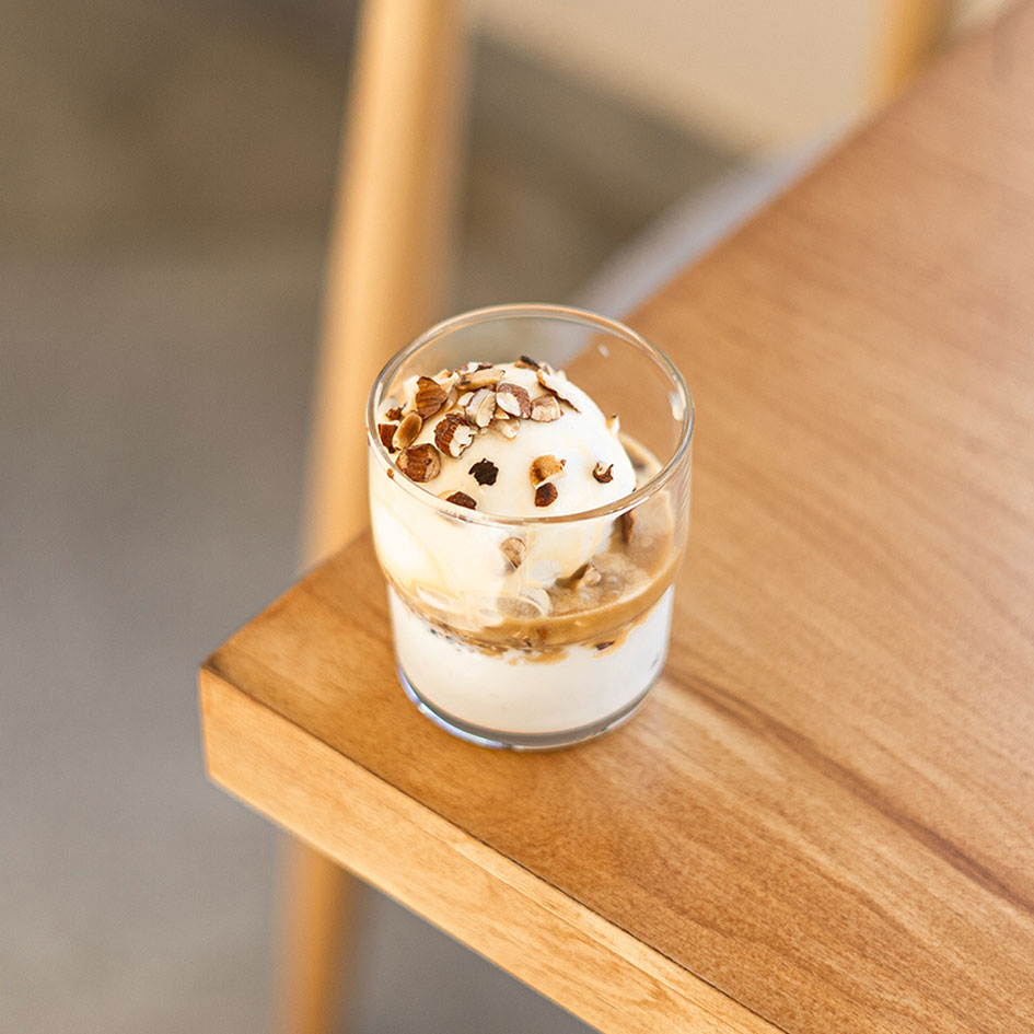 بستنی کارامل و بادام