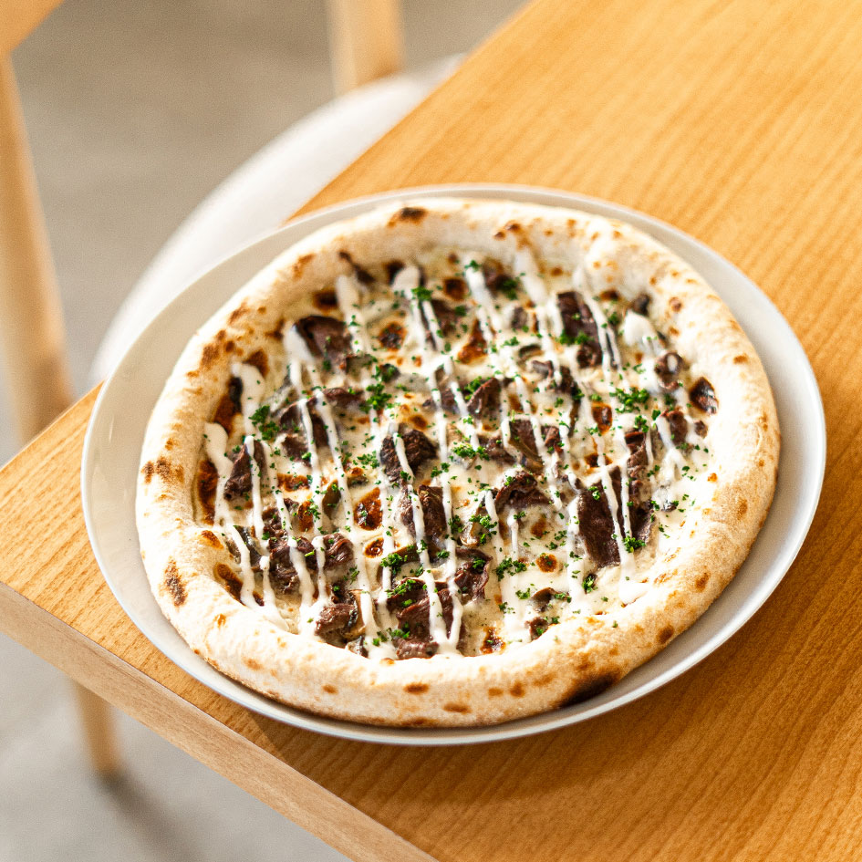 پیتزا سیر و استیک