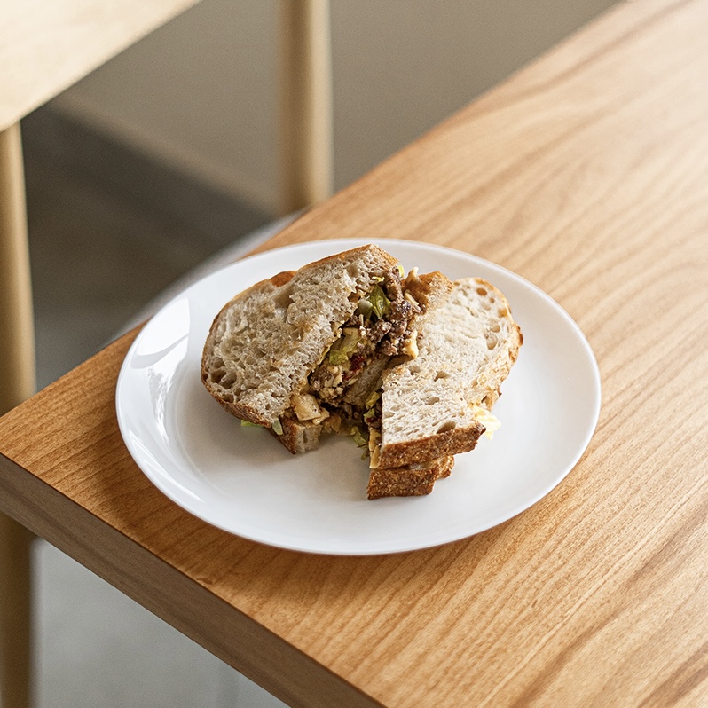 ساندویچ گوشت و پنیر