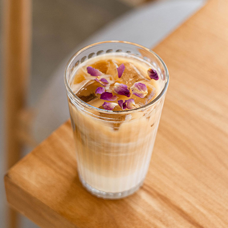 آیس لاته گلاب